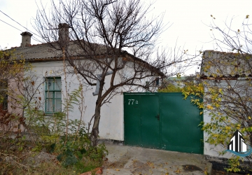 Продаётся дом в центре города Феодосия