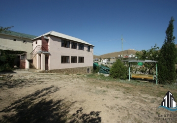 Продаётся 2-х этажный дом в курортном посёлке Орджоникидзе