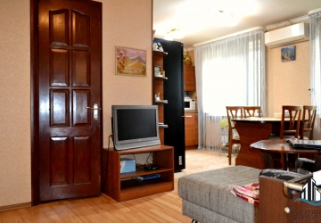 Продается 3-к квартира в развитом районе города Феодосия 